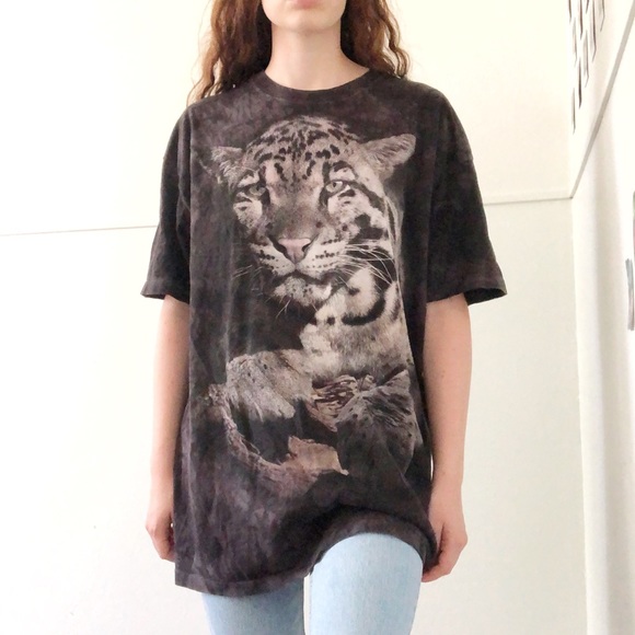 Vintage Tops - The Smithsonian • Leopard Graphic T-Shirt